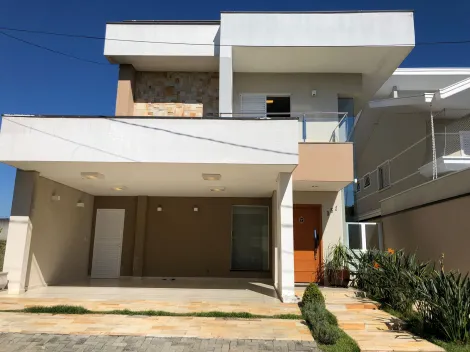 Casa assobradada para venda com 4 quartos e 2 vagas de garagem - Com 271m² no Urbanova