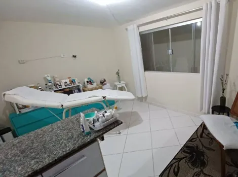 Casa a venda no bairro Jardim Valparaíba com 3 quartos e 2 vagas de garagem com 140m² | SJC